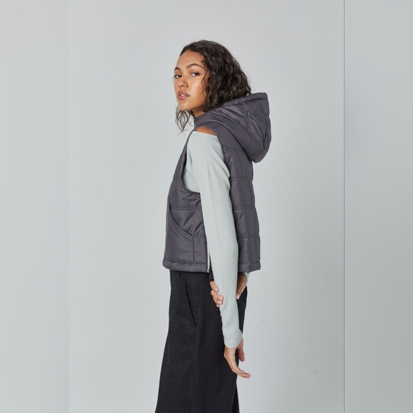 NWT ALP N ROCK Silver Gray Quilted Hooded Vest - Picture 1 of 9